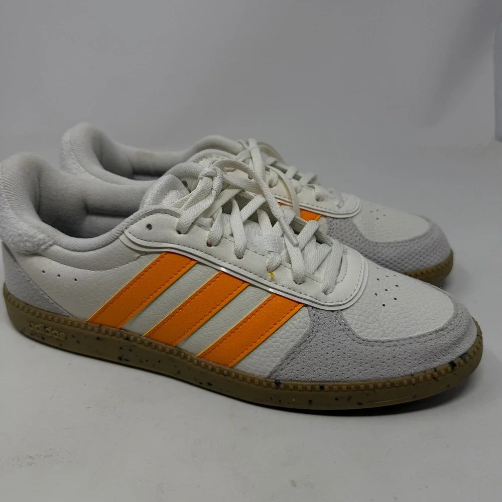 Adidas Sneakers Mens 9.5 IH7753 White Orange Snakeskin Texture Gum Sole EUC